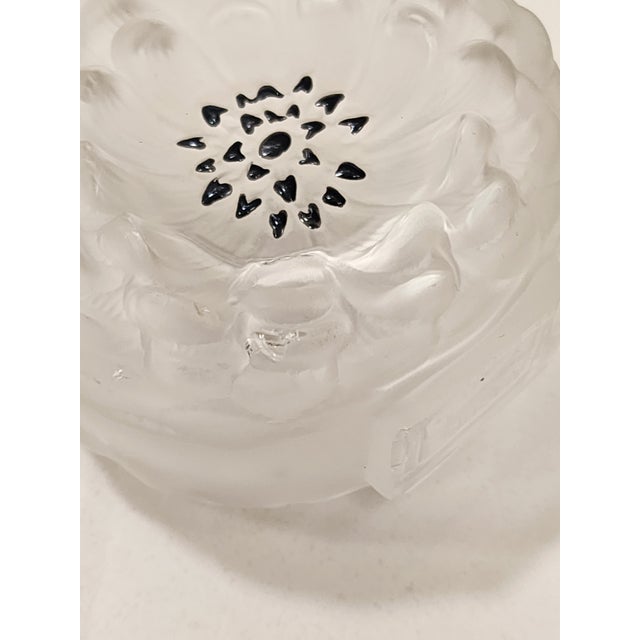 White 1900s 2 Lalique Dahlia Perfume Bottles For Sale - Image 8 of 9