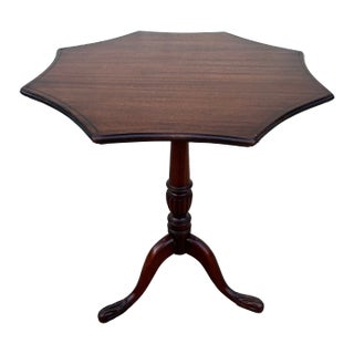 Scalloped Edge Inlaid Octagonal Mahogany Lamp Side Table For Sale
