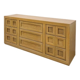 Mid 20th Century Thomasville Blonde Oak 9-Drawer Dresser Vintage Bedroom Storage For Sale
