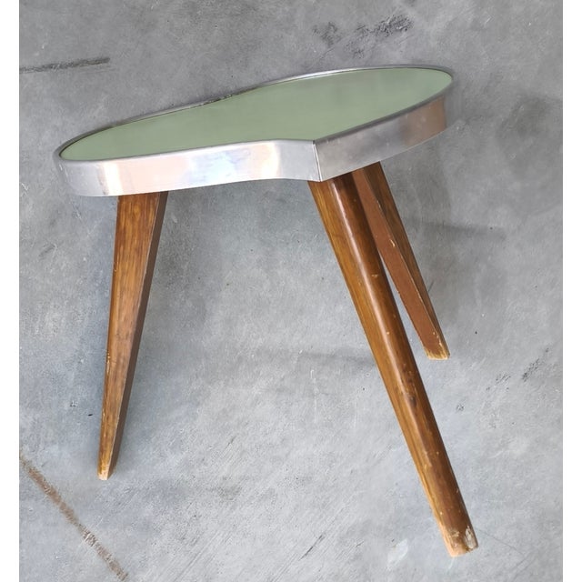 Plant Stand with Curved Green Top, 1950s, in Very Good conditions. Designed 1950 to 1959