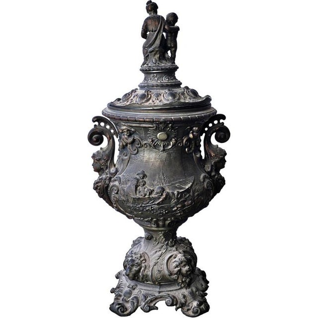 Antique Florentine Vase in Hand-Embossed Bronze, 19th Century For Sale - Image 3 of 7