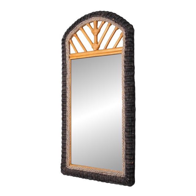 Very nice ''Bohemian Chic'' Rattan and Wicker Wall Mirror . Love the different Colors on this Mirror . good condition ....