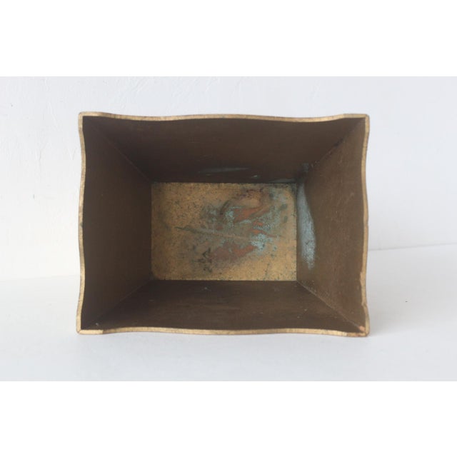 Italian Florentine Gold Gilt Finish Decoupage Cherubs Wastebasket Vintage Mid-Century For Sale - Image 11 of 13