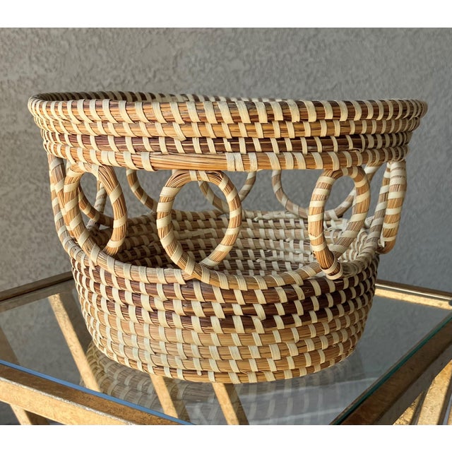 Late 20th Century Late 20th-Century Sweetgrass Gullah-Style O-Looped Cachepot Basket For Sale - Image 5 of 18