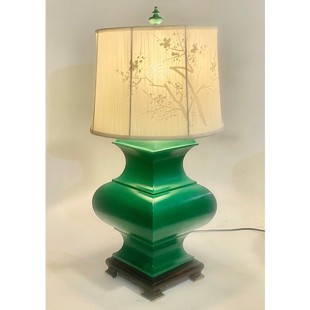 Chinoiserie Vintage Chinoiserie Emerald Green Lacquer Metal Tea Caddy Table Lamp With Chiffon Shade For Sale - Image 3 of 9