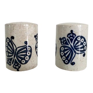 1970s Otagiri Speckle Ceramic Salt and Pepper Shakers With Butterfly Motif, Set of 2 For Sale