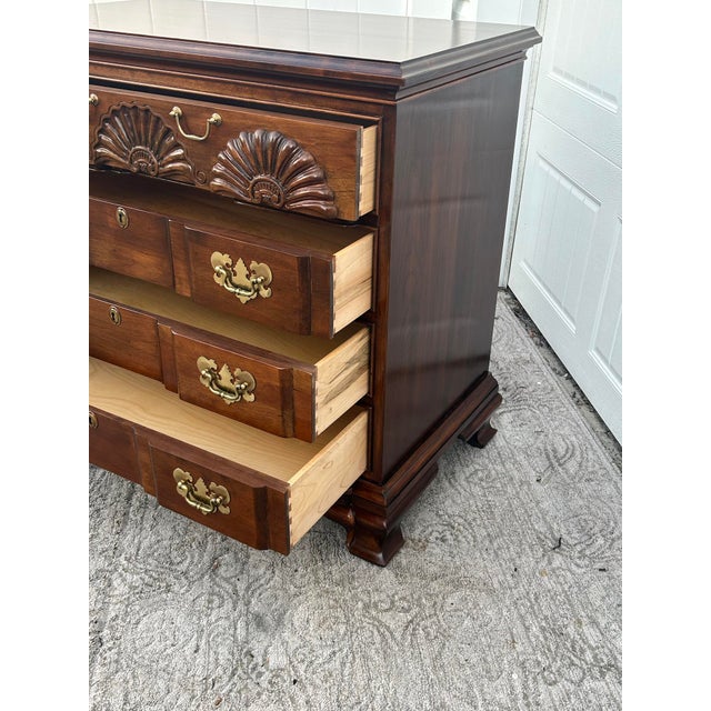Brown Vtg. Harden Georgian Style Shell Carved Cherry Block Front Bachelors Chest For Sale - Image 8 of 14
