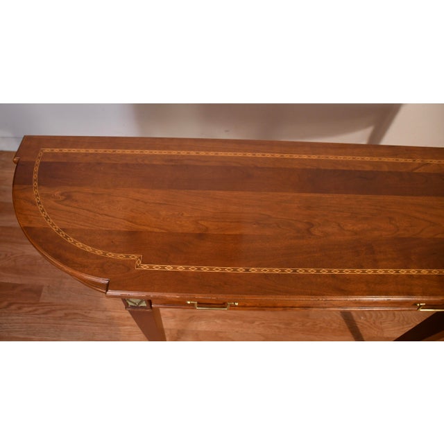 1970s Stickley English Traditional Cherry Satinwood Inlay Console Table Accent Table For Sale - Image 18 of 18