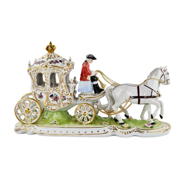 20th Century Romantic Porcelain Composition with Carriage from Dresden For Sale - Image 4 of 9