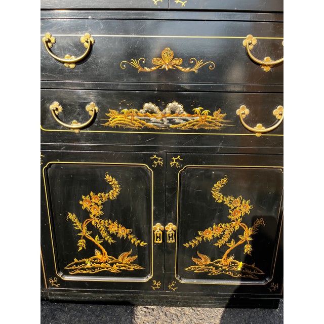 1970s Jasper Cabinet Co. Chinoiserie Black Lacquer Hand Painted Drop Down Mirror Back Bar and Desk For Sale In New York - Image 6 of 12