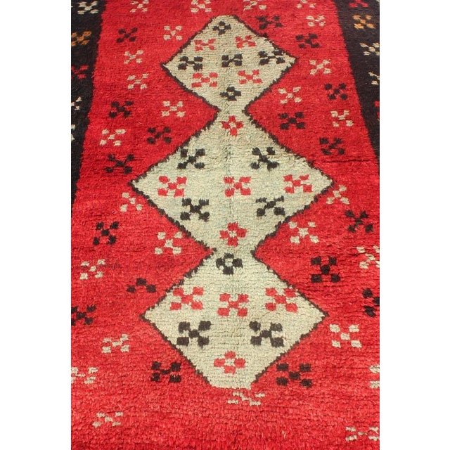 Vintage Turkish Tulu Rug With Bold Crimson Field and Cream Diamond Medallions For Sale In Atlanta - Image 6 of 13