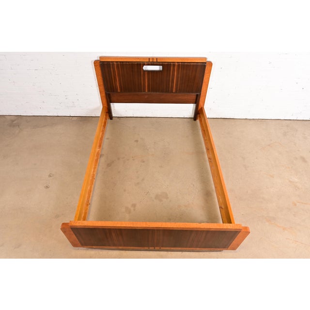 Leo Jiranek for Grand Rapids Furniture Art Deco Walnut and Burl Wood Queen Size Bed, 1930s For Sale In South Bend - Image 6 of 10