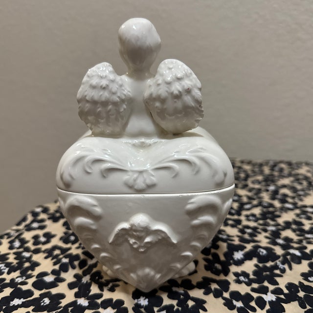 1980s Vintage White Porcelain Cherub Heart Trinket Box For Sale - Image 5 of 9