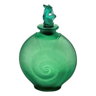 Vintage French Perfume Bottle in Emerald Green Glass by René Lalique, 1920 For Sale