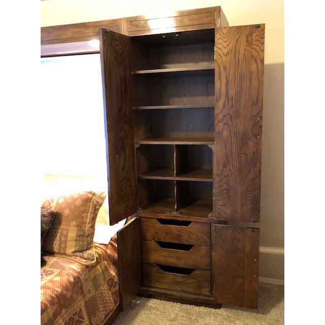 Henredon Scene One Campaign Style Queen Bedroom Set Set Of 6