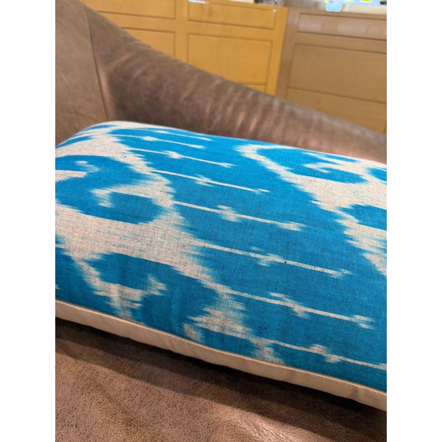 Sky Blue 1990s Wave Pattern Ikat Lumbar Pillow Cover For Sale - Image 8 of 13