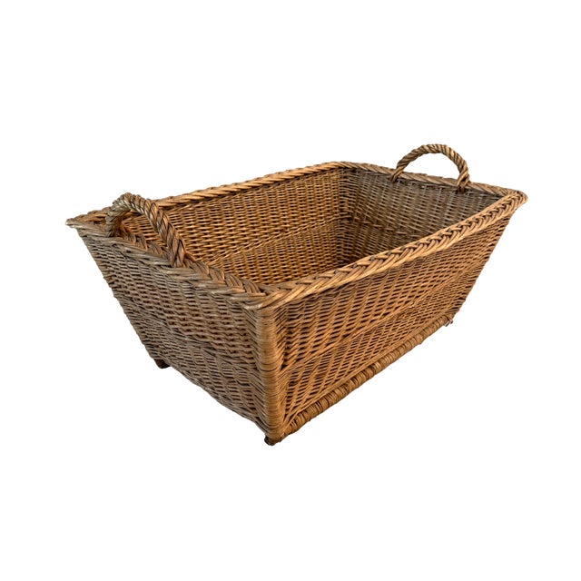 Early 20th Century 1960s Extra Large French Wicker Market Basket For Sale - Image 5 of 10