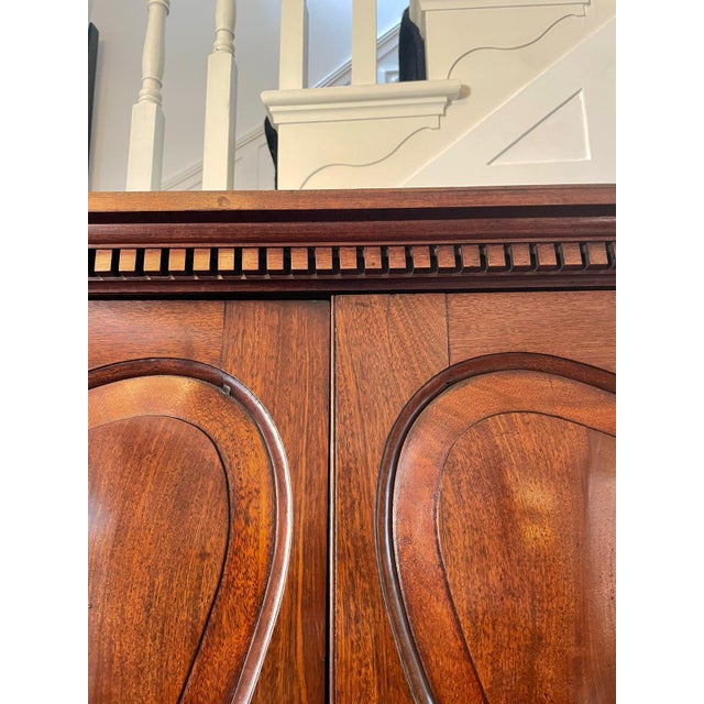 Antique George II Figured Mahogany Bookcase, 1740 For Sale - Image 12 of 18