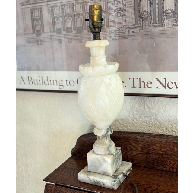 1960s 1960s Neoclassical Italian Alabaster Table Lamp For Sale - Image 5 of 11