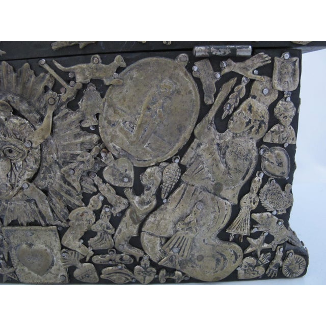 Estela Ogazon Exceptional Milagros Wood Charm Mexico Folk Art Box For Sale - Image 10 of 17