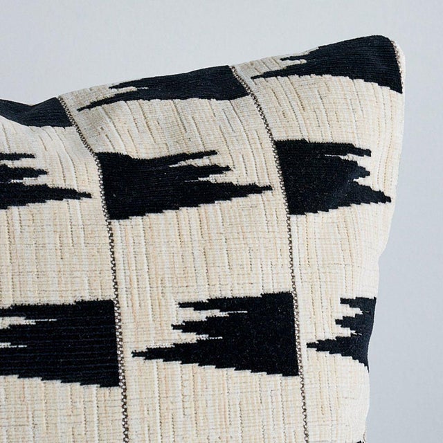 African Schumacher X David Kaihoi Tutsi 20" Pillow in Ivory For Sale - Image 3 of 4