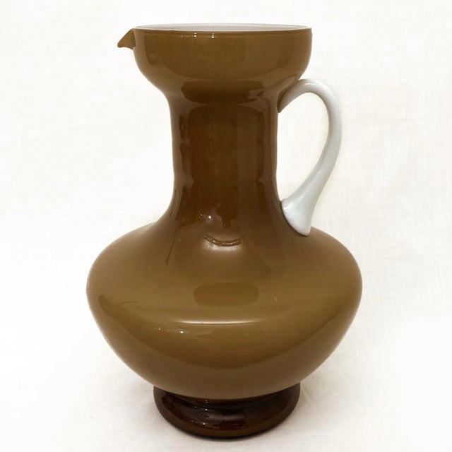 1950s Vintage Italian Empoli Cased Glass Caramel & White Pitcher For Sale - Image 5 of 13