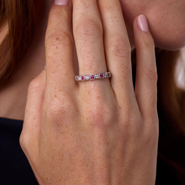 Mid 20th Century Vintage 1.10 Carat Pink Sapphire Diamond Platinum Band, Size 8 For Sale - Image 5 of 5