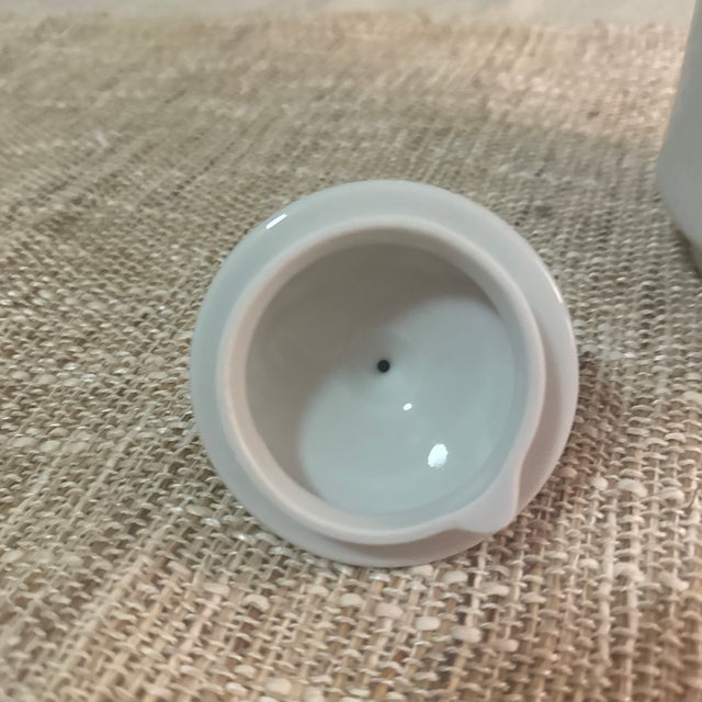 1980s Antique Jahre Bareuther Ceramic Tea Pot in White For Sale - Image 5 of 7