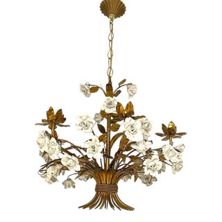 1950s Hollywood Regency Italian Gold Gilt Tole White Porcelain Roses Chandelier For Sale