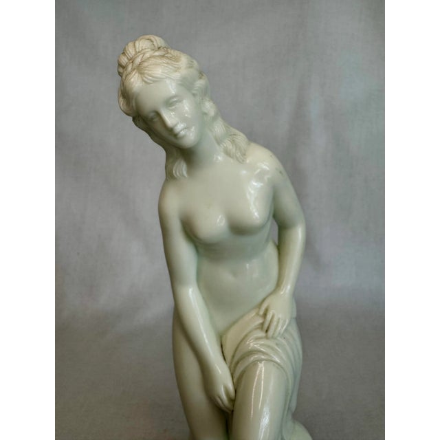 Plastic Classical Greek Female Venus Table Top Statue For Sale - Image 7 of 10