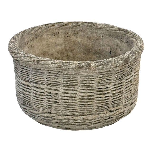 English Basket-Weave Style Garden Stone Round Planter Pots - Two Available For Sale