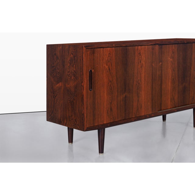Poul Hundevad Danish Modern Rosewood Credenza by Carlo Jensen for Poul Hundevad For Sale - Image 4 of 15