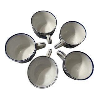 1970s Set of 5 Centrum Cxm4 Blue Floral Chinese Porcelain Large Cappuccino Mugs For Sale