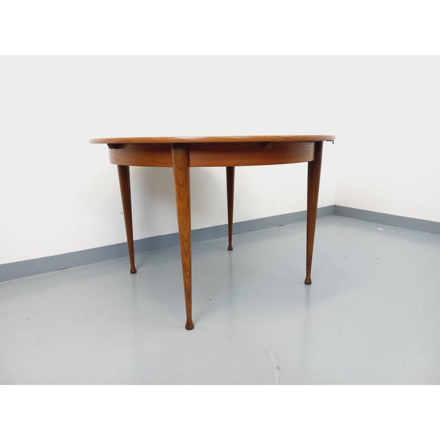 Vintage Scandinavian Style Round Teak Dining Table with Extension, 1960s For Sale - Image 4 of 18