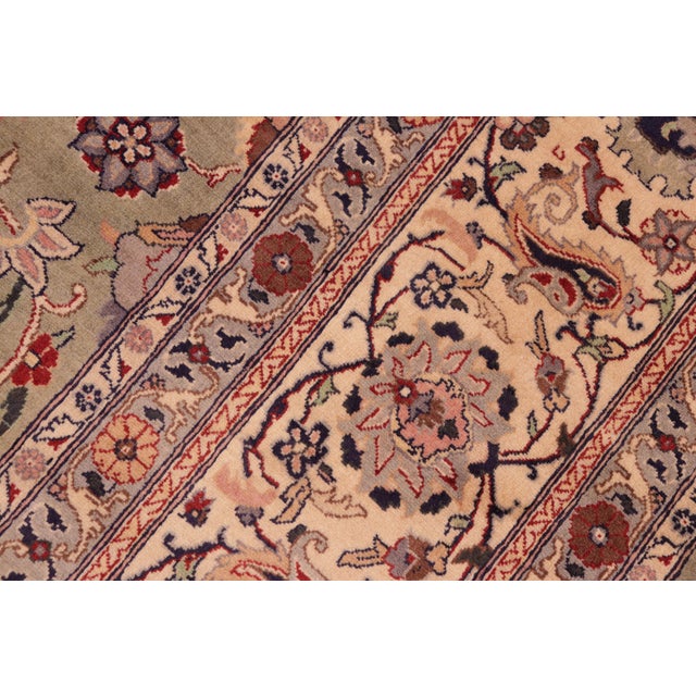 1990s Elegant 1990's Green/Beige Wool Rug - 8'1'' X 10'4'' For Sale - Image 5 of 9