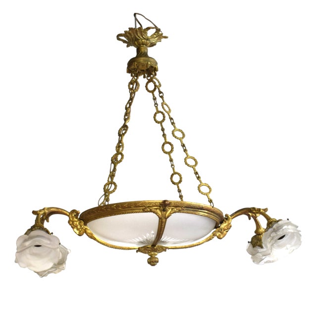 French Neoclassical Chandelier with Gilded Bronze and Frosted Etched Glass, Early 20th Century For Sale