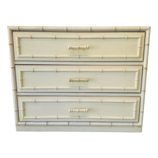 Vintage Dixie Aloha Faux Bamboo 3-Drawer Bachelor’s Chest - Original Cream Finish - Palm Beach Regency For Sale