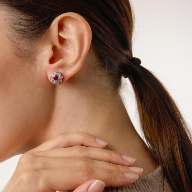 Early 20th Century 1930s Art Deco Inspired Ruby Diamond Cluster Stud Platinum Earrings, A Pair For Sale - Image 5 of 6
