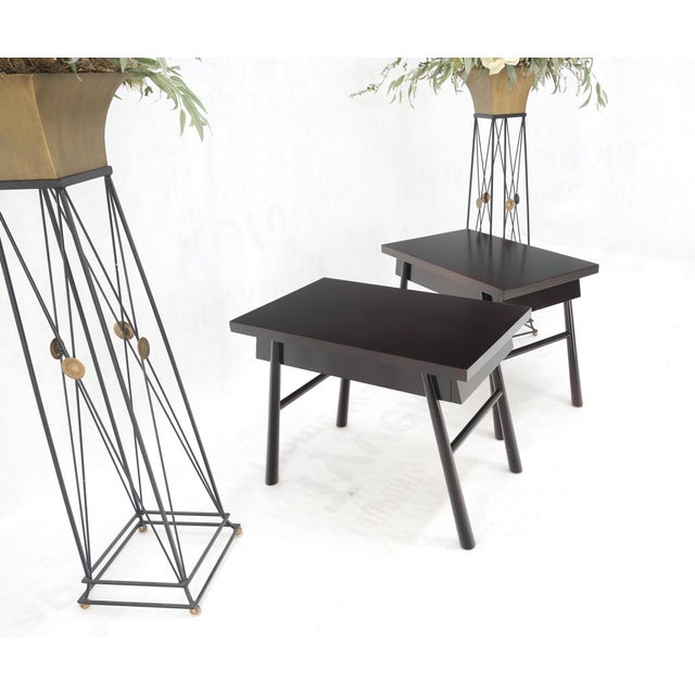 Mid 20th Century Pair of Gibbings Ebonized Dark Lacquer Walnut One Drawer End Side Tables Mint! For Sale - Image 10 of 13