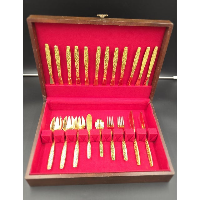 Vintage 1950s International Silver Co. "Americana Golden Heritage" Flatware - 21-Piece Collection For Sale - Image 17 of 18