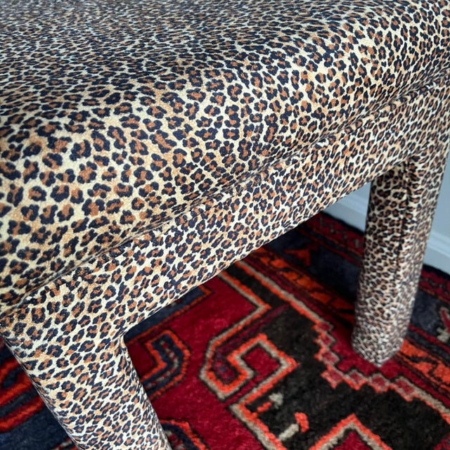 Hollywood Regency Vintage Pair of Leopard Print Upholstered Vanity Stools – Hollywood Regency Style For Sale - Image 3 of 11