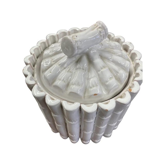 Whether you collect pottery and have a special place for them all or if you're a causual decorator, we've got the pottery...