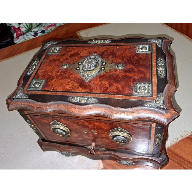 Cigar Case in Burl Wood and Decorative Bronze For Sale - Image 5 of 9