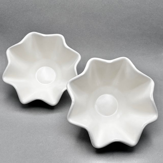 Ceramic Vintage White Hull Pottery Fluted Star Serving Bowls Pair For Sale - Image 7 of 10