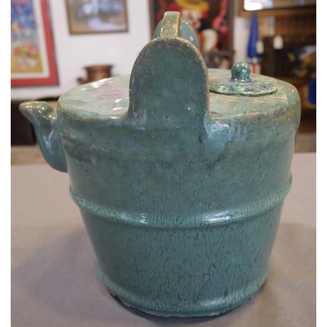 Early 20th Century Early 20th Century Chinese Emerald Green Glazed Shiwan Pottery Well Bucket Form Water Pot For Sale - Image 5 of 8