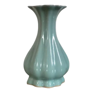 Early 20th Century Late Qing Chinese Monochrome Porcelain Celadon Vase