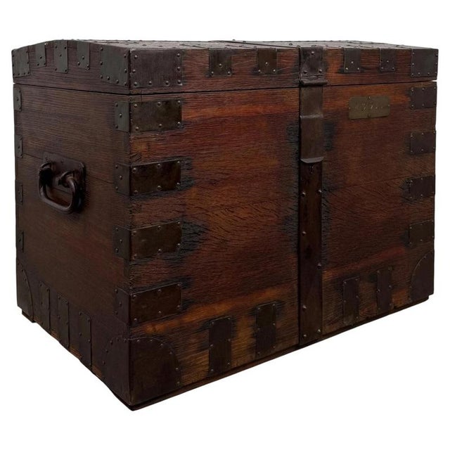 Antique 19th Century English Victorian Iron-Bound Oak Silver Chest For Sale - Image 13 of 13