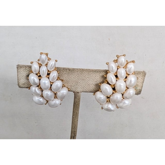 1950s Vintage 1958 Signed Crown Trifari Faux-Pearl "Calypso" Clip Earrings- 2 Pieces For Sale - Image 5 of 7