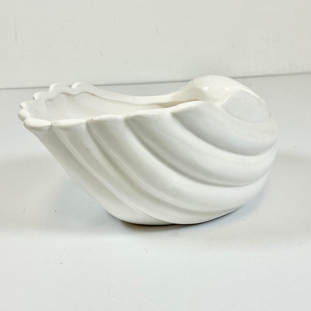 White 1980s Vintage Coastal Hollywood Regency Le Blanc Sea Shell Planter For Sale - Image 8 of 14
