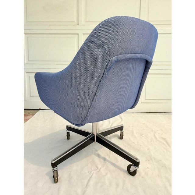 1970's Max Pearson for Knoll Newly Reupholstered Executive Desk Chair For Sale - Image 9 of 12